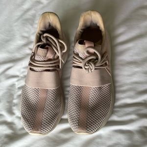 Fabletic shoes size 6.5